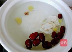 当归红枣枸杞鸡脚汤的做法图解7