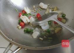 马蹄炒河虾的做法图解4
