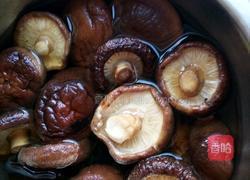 双喜临门(红烧佛手双菇)的做法图解1