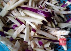 杭椒茄丝的做法图解1