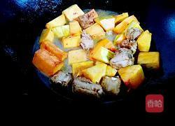 南瓜焖排骨的做法图解6