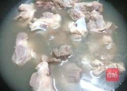 大骨花蛤汤的做法图解3