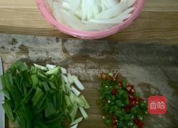 菜头炒蒜苗的做法图解3