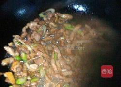 酸菜炒粉丝的做法图解3