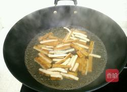 青椒炒香干的做法图解3