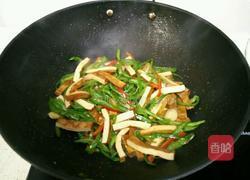 青椒炒香干的做法图解8