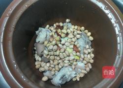 红枣花生猪脚汤的做法图解5