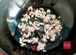 肉碎蒜香炒木耳的做法图解4