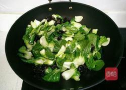 小白菜炒木耳的做法图解4