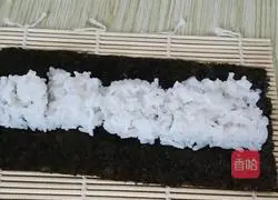 Corn and meat floss sushi recipe illustration 5