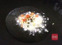 榨菜丁炒小青豆的做法图解5