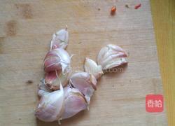 圆菇炖排骨的做法图解1