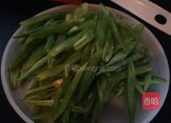 扁豆闷面的做法图解1