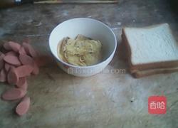 鸡蛋香肠三明治的做法图解2