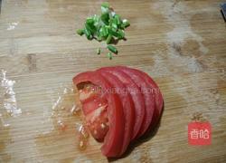 鱼糕粉丝汤的做法图解2