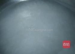 大米鸡蛋粥的做法图解2