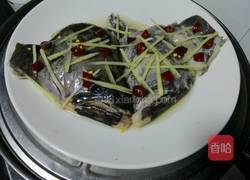 清蒸鸦片鱼头的做法图解5