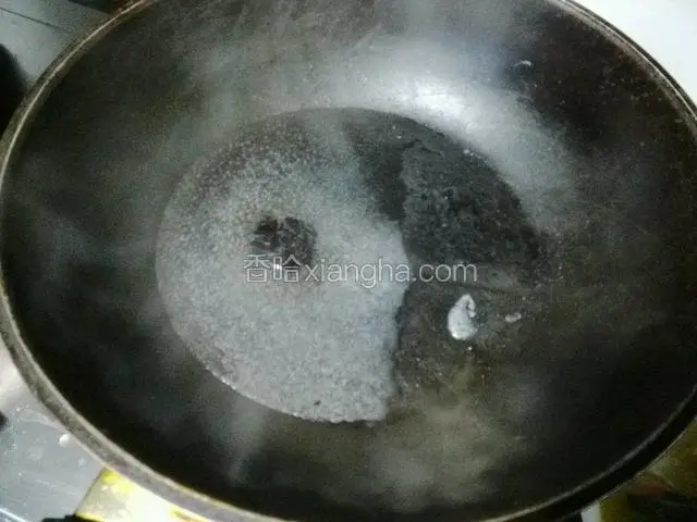 放少许蚝油煮开