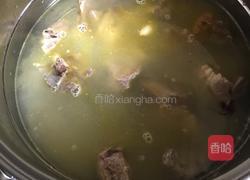 玉米排骨汤的做法图解4