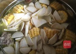 玉米排骨汤的做法图解5