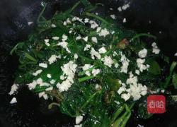 蒜香菠菜的做法图解4