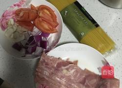 番茄培根意面的做法图解1