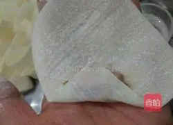 Illustration of how to make shrimp wontons 7