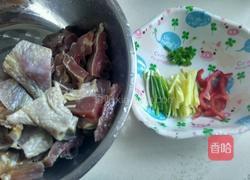 清蒸腊鸡腿的做法图解2