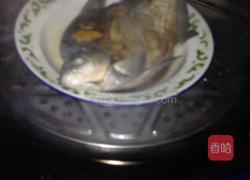 清蒸油泼边鱼的做法图解1