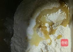 鱼肉猪肉小包子的做法图解1