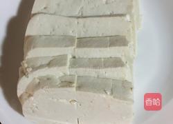 咸肉烧豆腐的做法图解1