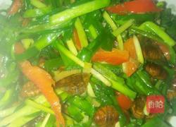 韭菜炒蚕蛹的做法图解5