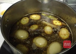 卤双黄海鸭蛋的做法图解6