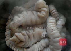 子蒜酸菜烧肥肠的做法图解3