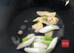 子蒜酸菜烧肥肠的做法图解16