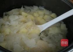 凤梨雪梨银耳羹的做法图解6