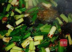 蒜苗炒肉的做法图解3