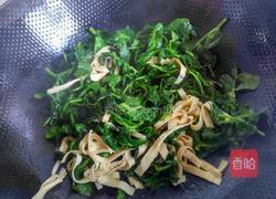 豆苗炒百叶的做法图解3