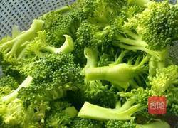 清炒西兰花的做法图解2