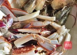 水蟹鲜虾干贝海参砂锅粥的做法图解2