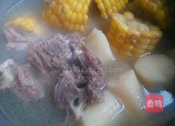 淮山玉米骨头汤的做法图解4