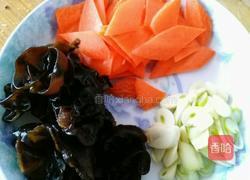 木耳白菜片的做法图解3