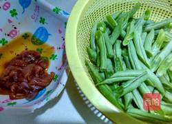 豆角炒肉丝的做法图解1