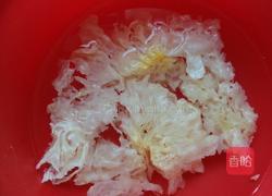 双耳炒西兰花的做法图解2