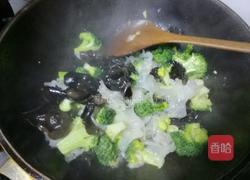 双耳炒西兰花的做法图解12