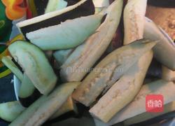 土豆烧茄子的做法图解1