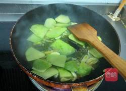 洋葱炒火腿的做法图解3