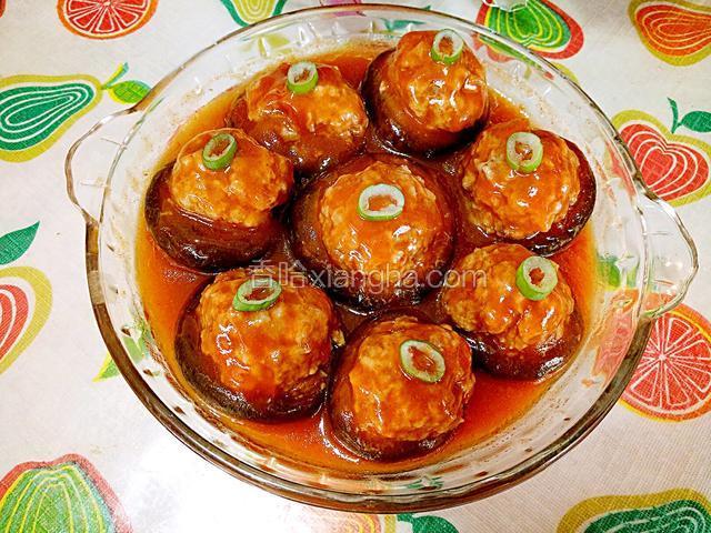 切几片葱花装饰一下就可以了