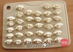 榛蘑猪肉馅饺子的做法图解6