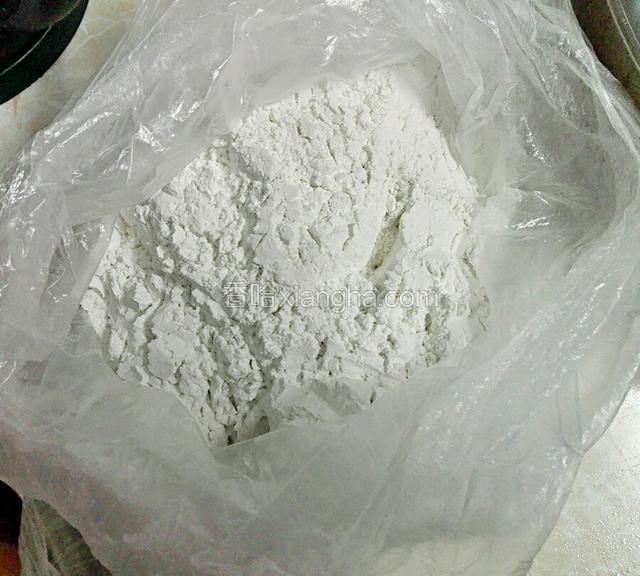 准备好糯米粉